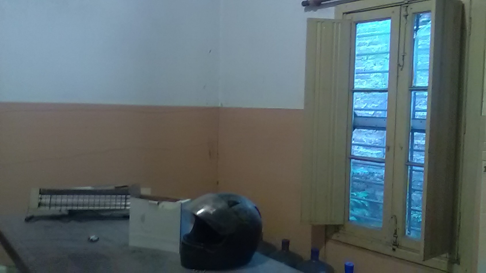 IDEAL INVERSORES. AMPLIO LOTE CON CASA AL FONDO.