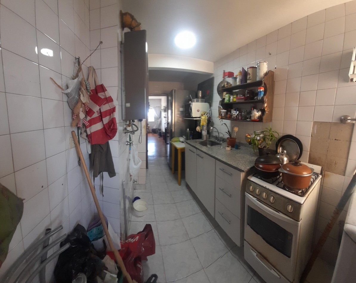 EXCELENTE DEPTO 3 AMBIENTES CON INMEJORABLE VISTA Y UBICACION.