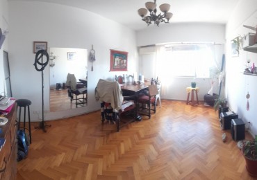 EXCELENTE DEPTO 3 AMBIENTES CON INMEJORABLE VISTA Y UBICACION.